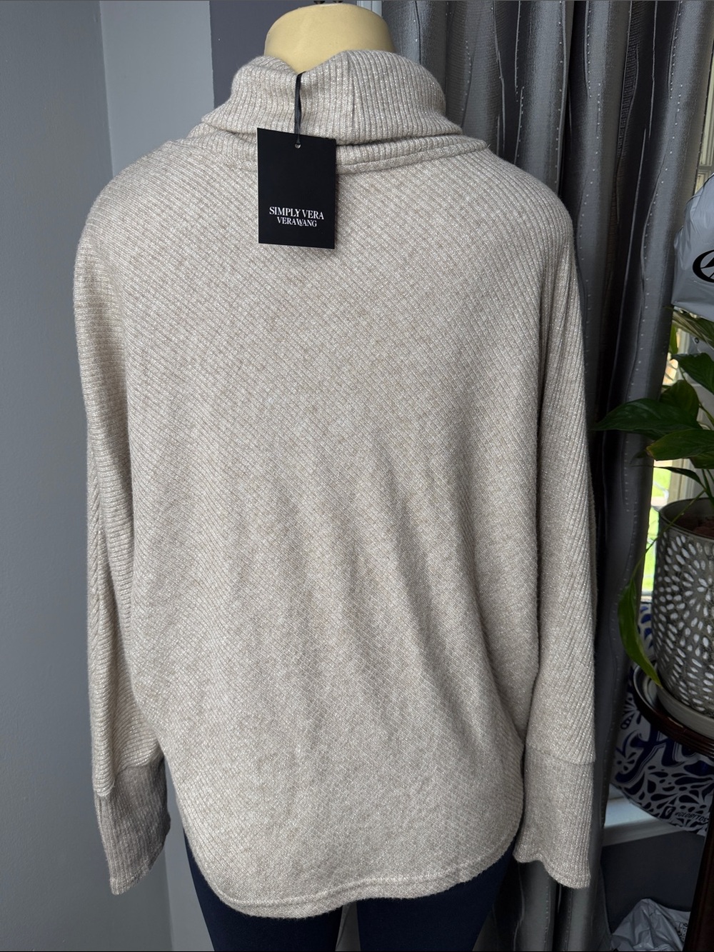 Simply Vera Vera Wang Women’s Sz L Cream Cowl-Neck Poncho Sweater NWT - Picture 5 of 9